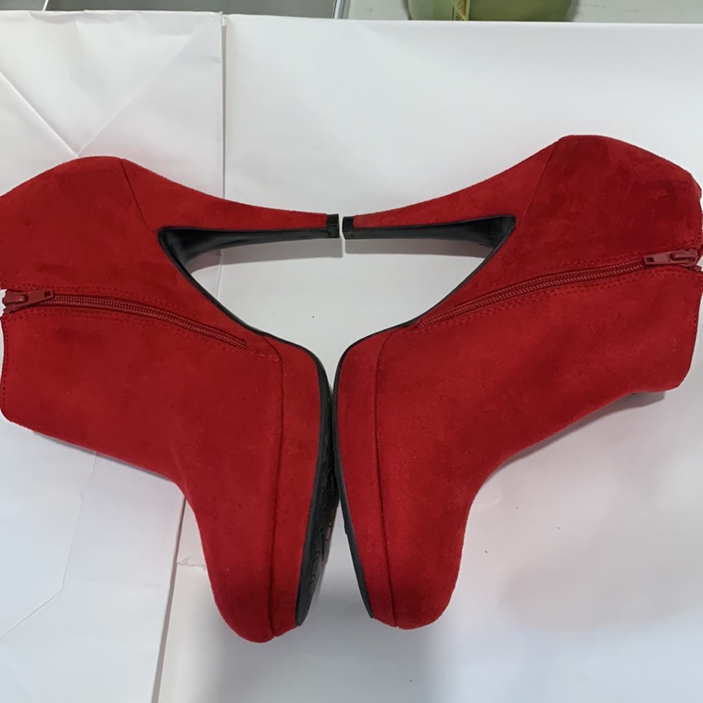 IMPO Red Booties Slight Platform Size 9.5 - Picture 4 of 16